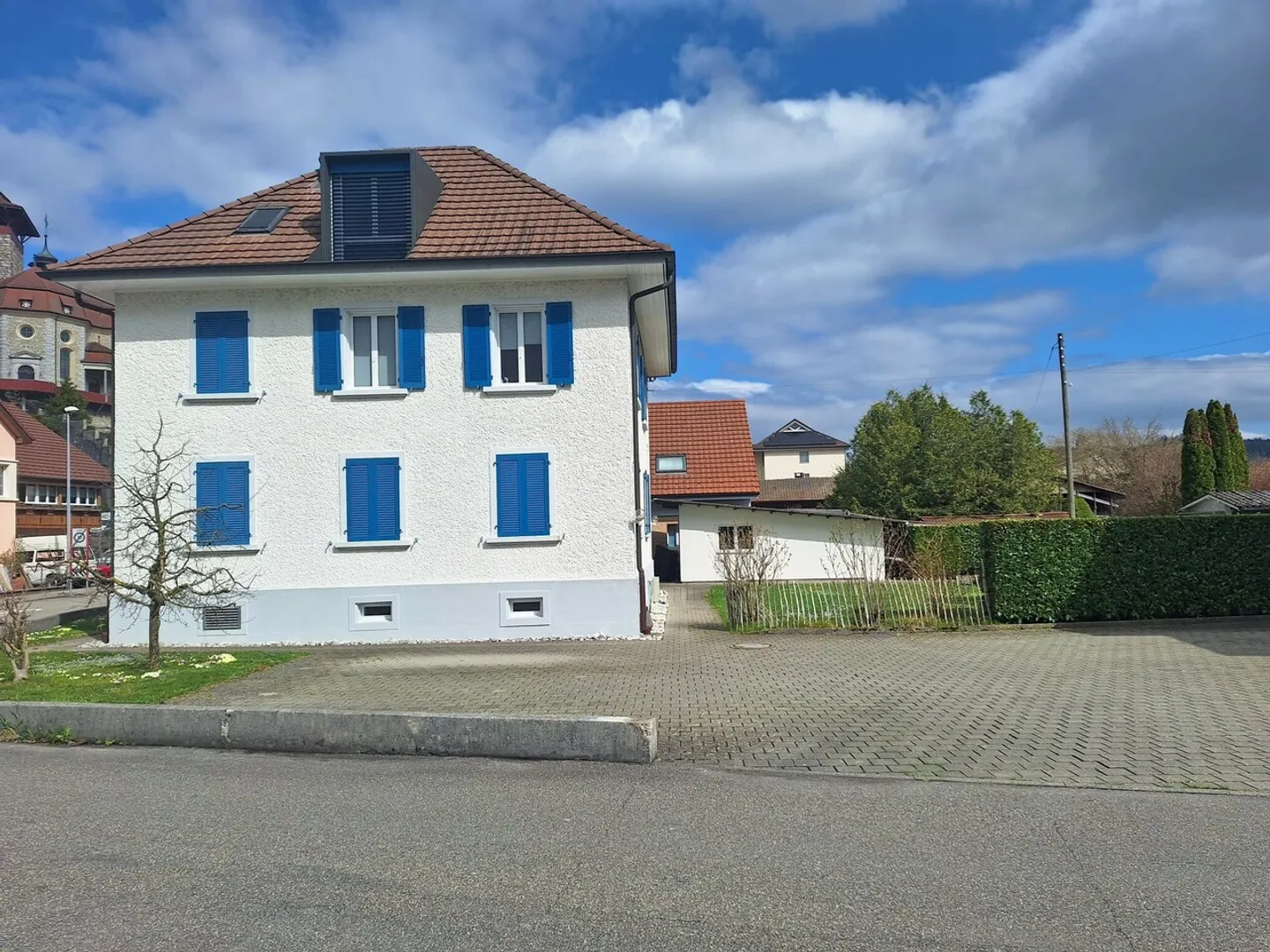 Appartement en duplex lumineux de 5,5 pièces avec terrasse et part de jardin - Photo 1 sur 9