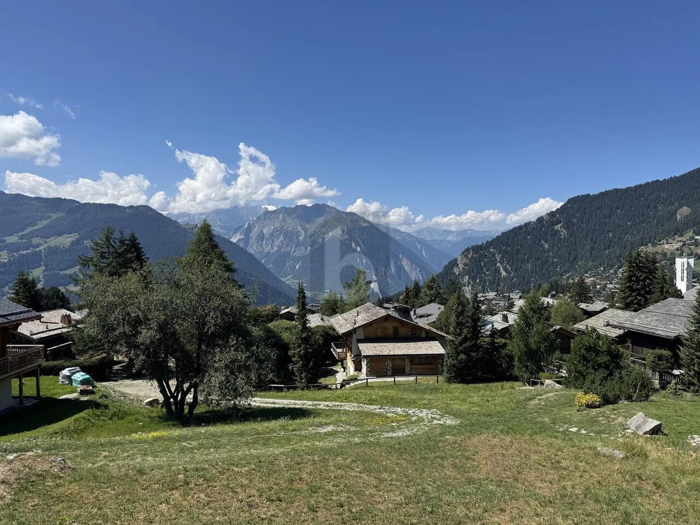 EXCEPTIONAL LOCATION, UNIQUE VIEW AND POTENTIAL - Photo 2 of 5