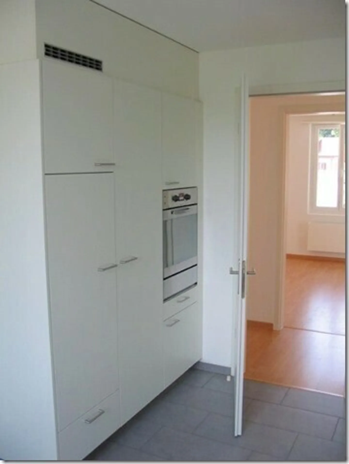 Appartement en duplex lumineux de 5,5 pièces avec terrasse et part de jardin - Photo 4 sur 9