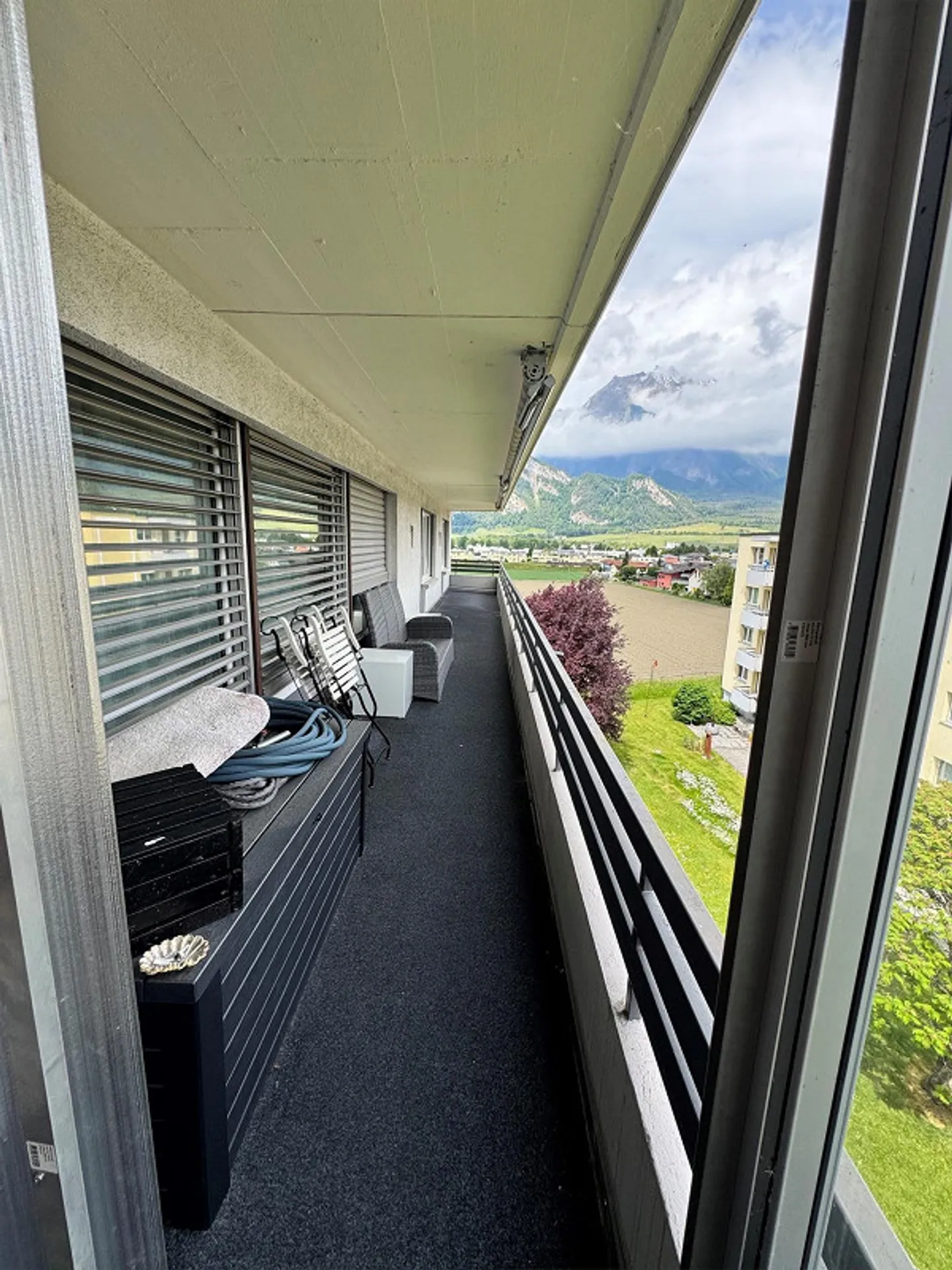 À louer dans un quartier calme, lumineux appartement en attique de 5,5 pièces - Photo 8 sur 13