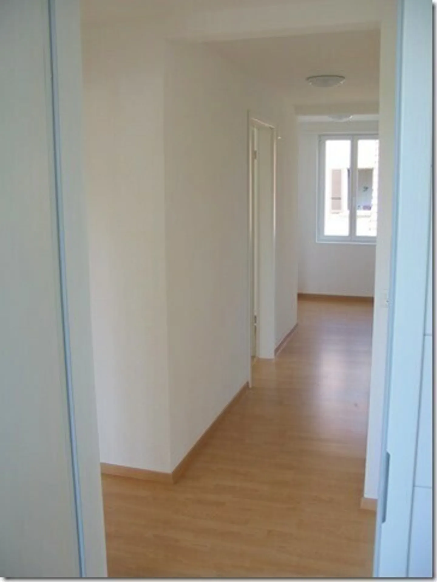 Appartement en duplex lumineux de 5,5 pièces avec terrasse et part de jardin - Photo 6 sur 9
