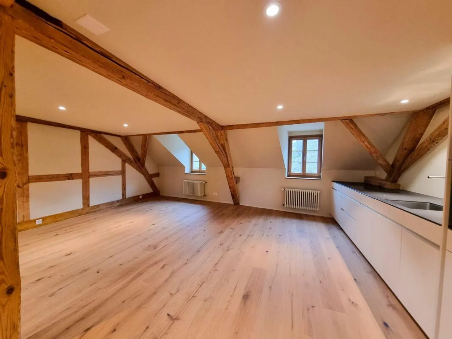 Appartement en penthouse de 3,5 pièces avec belle terrasse - Photo 2 sur 7