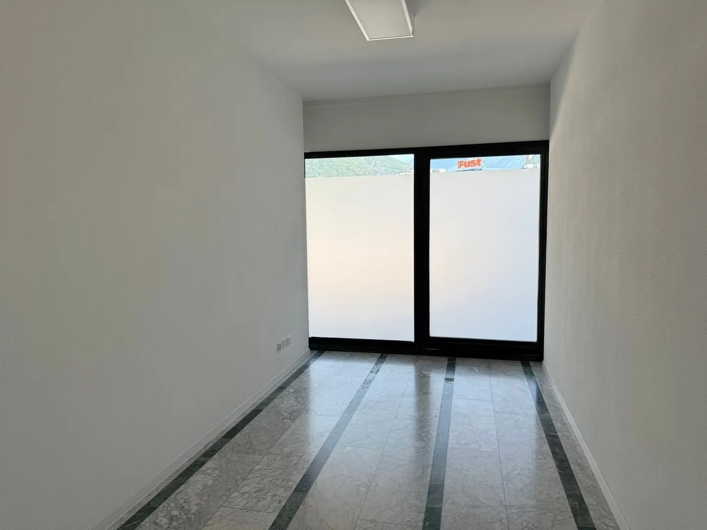 Spacious office of 9 rooms in Camorino - Photo 10 of 12