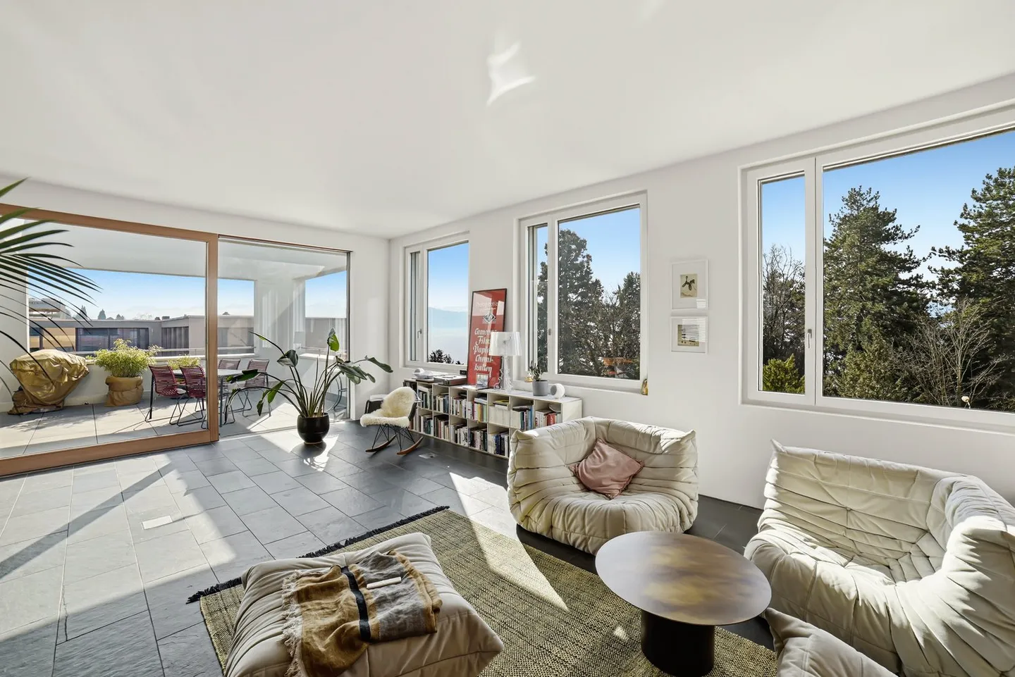 3.5-Room Loft Apartment with Great Lake View in Männedorf - Photo 1 of 11