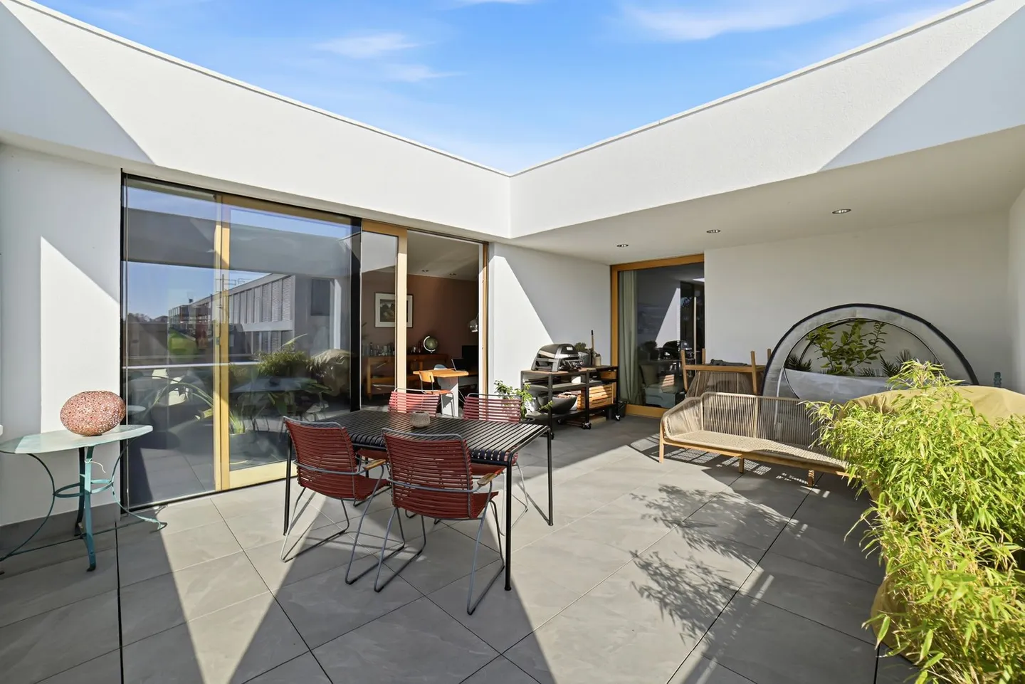 3.5-Room Loft Apartment with Great Lake View in Männedorf - Photo 3 of 11