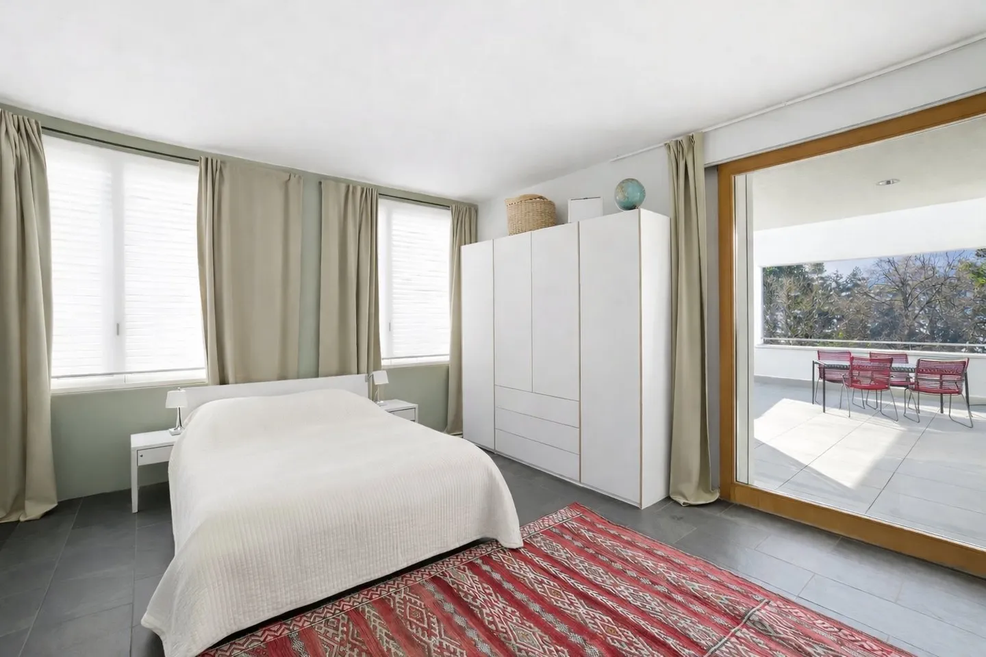 3.5-Room Loft Apartment with Great Lake View in Männedorf - Photo 8 of 11