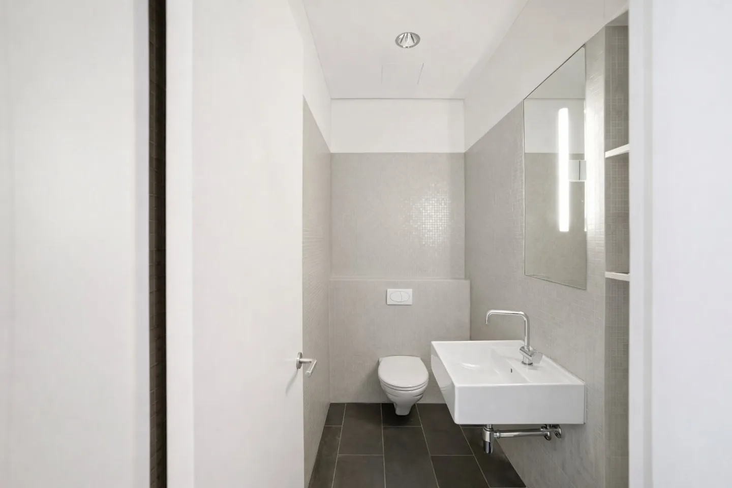 3.5-Room Loft Apartment with Great Lake View in Männedorf - Photo 11 of 11