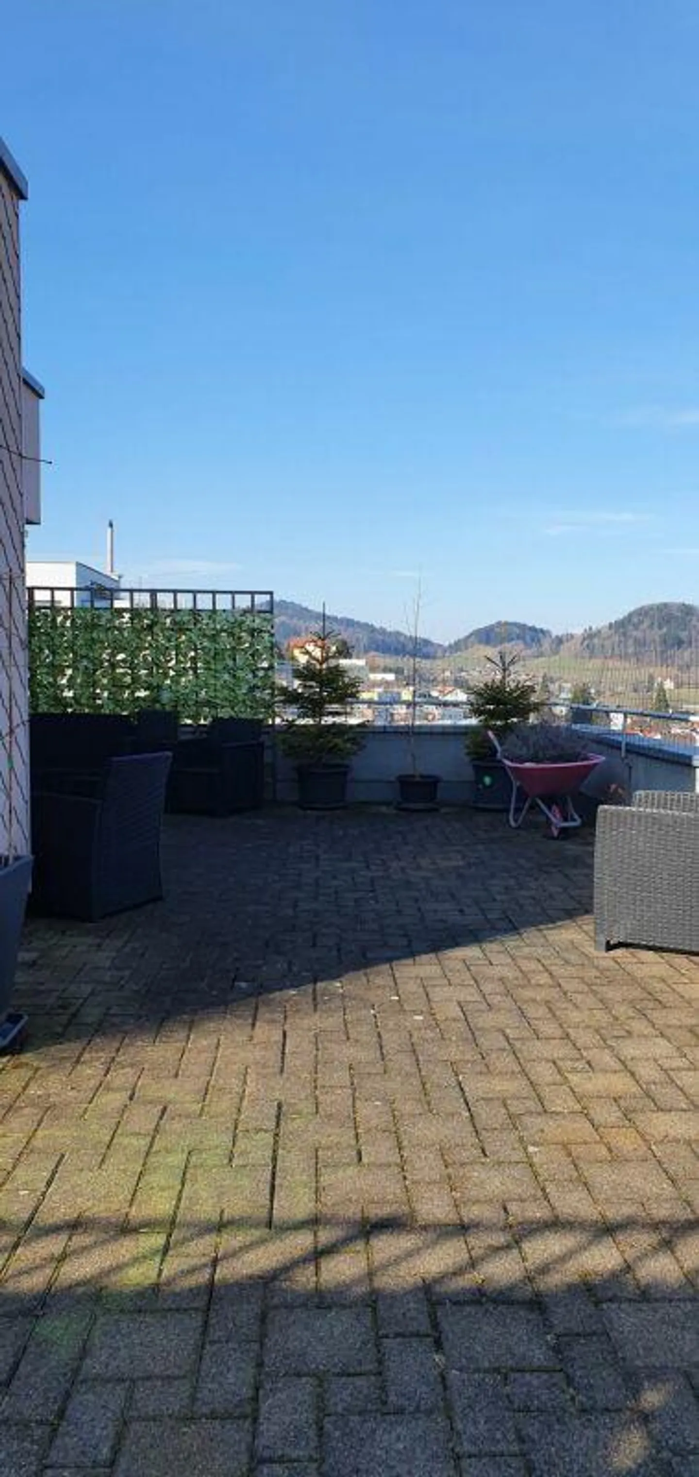 Belle appartement spacieux de 3,5 pièces avec une grande terrasse - Photo 13 sur 13