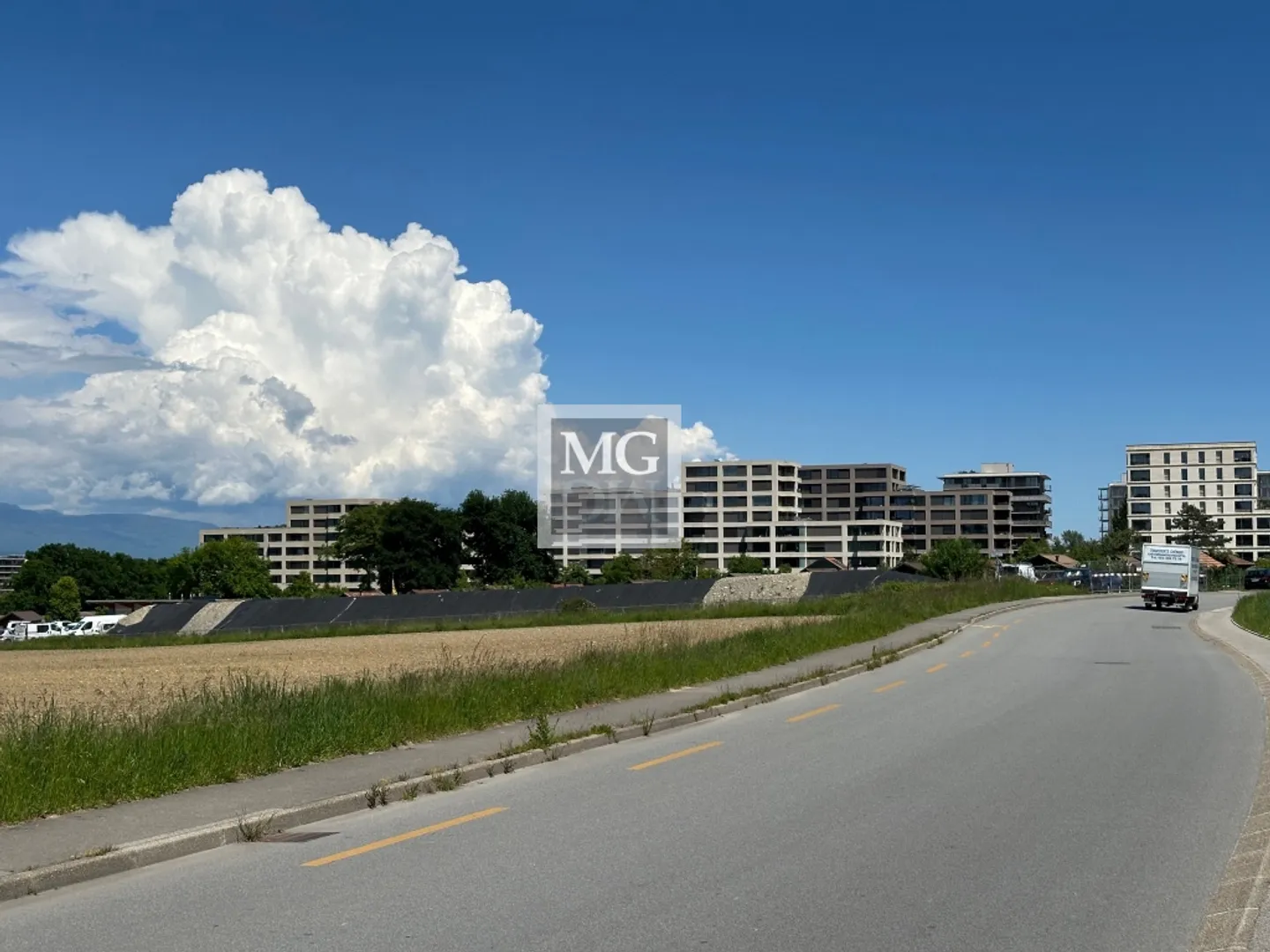 A Plan-les-Ouates: Spacieux appartement de 4,5 pièces avec terrasse et parking en option - Photo 3 sur 4