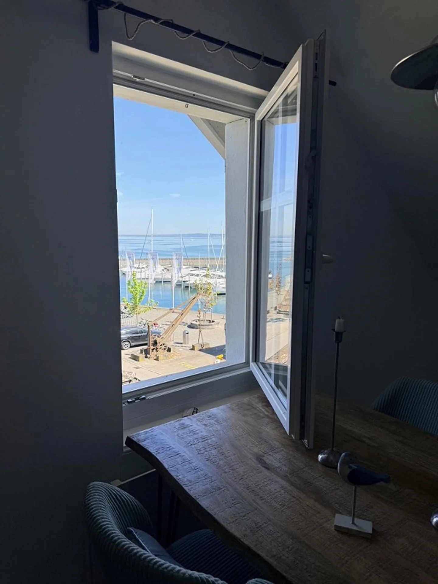 Charmante Dachgeschosswohnung mit Seesicht - Foto 7 von 10