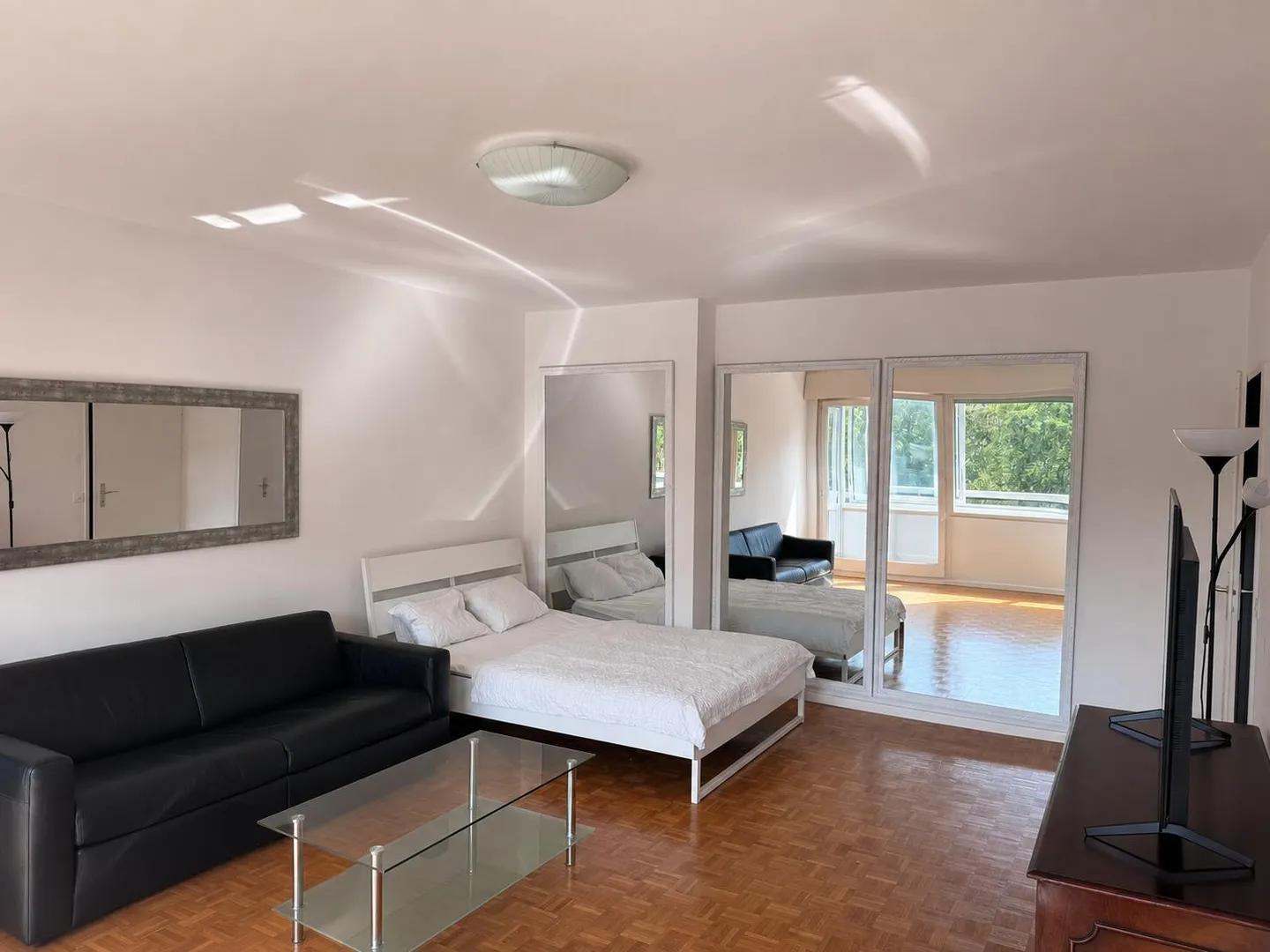 Charmantes möbliertes Studio von 50m² in der Nähe von Ecolint - Foto 4 von 10