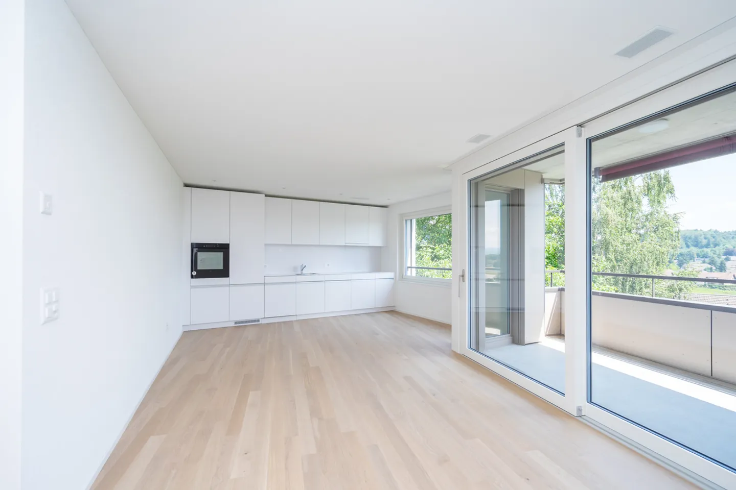 Modern 2.5-Room Apartment - Photo 4 of 10