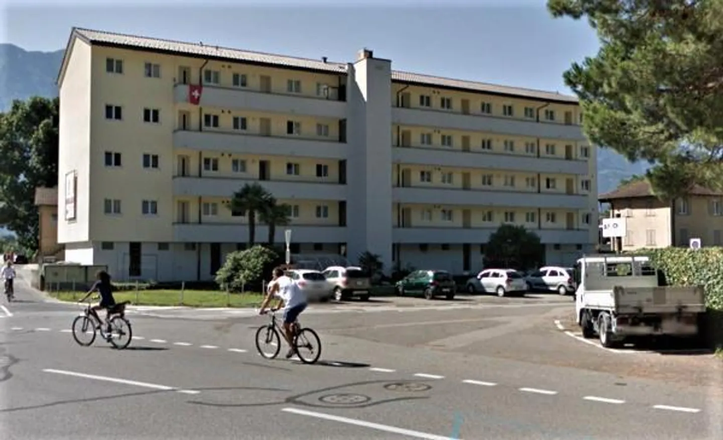 Appartement de 4 pièces dans un quartier calme - Photo 1 sur 5
