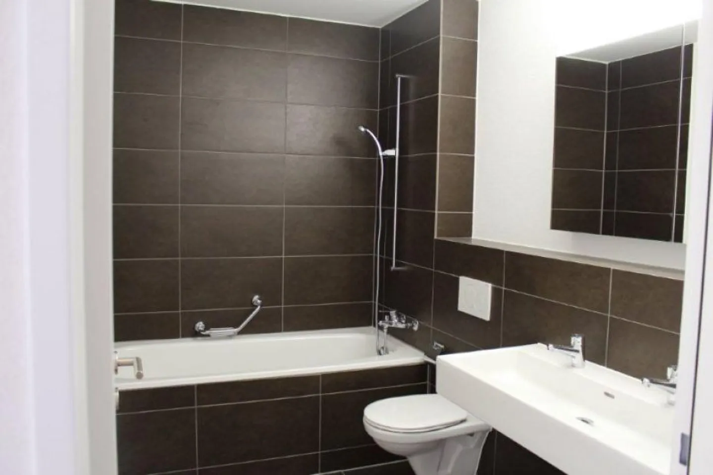 Bright 3.5-room apartment on the ground floor in Beringen - Photo 4 of 8
