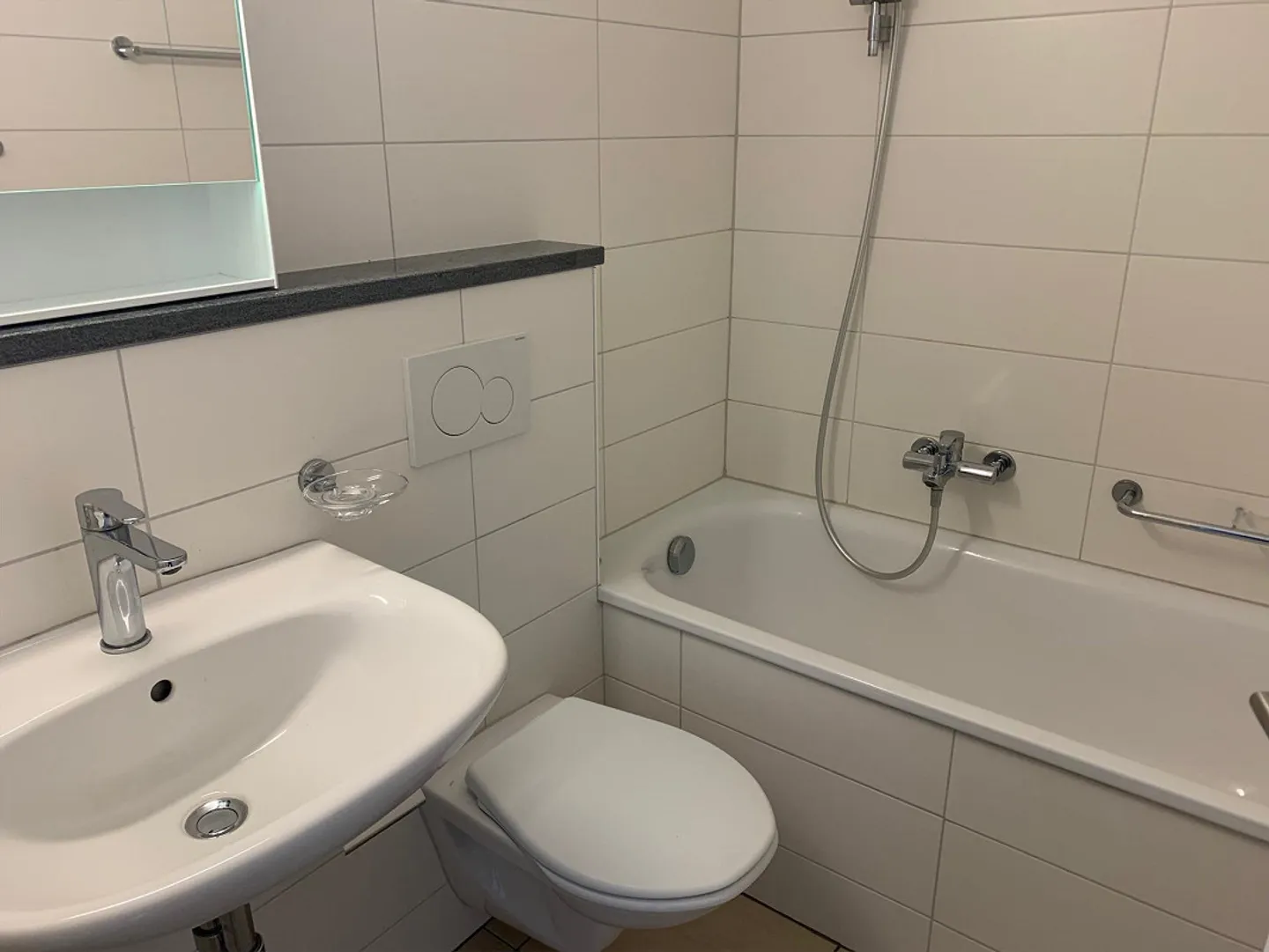 Appartement de 4 pièces dans un quartier calme - Photo 5 sur 5