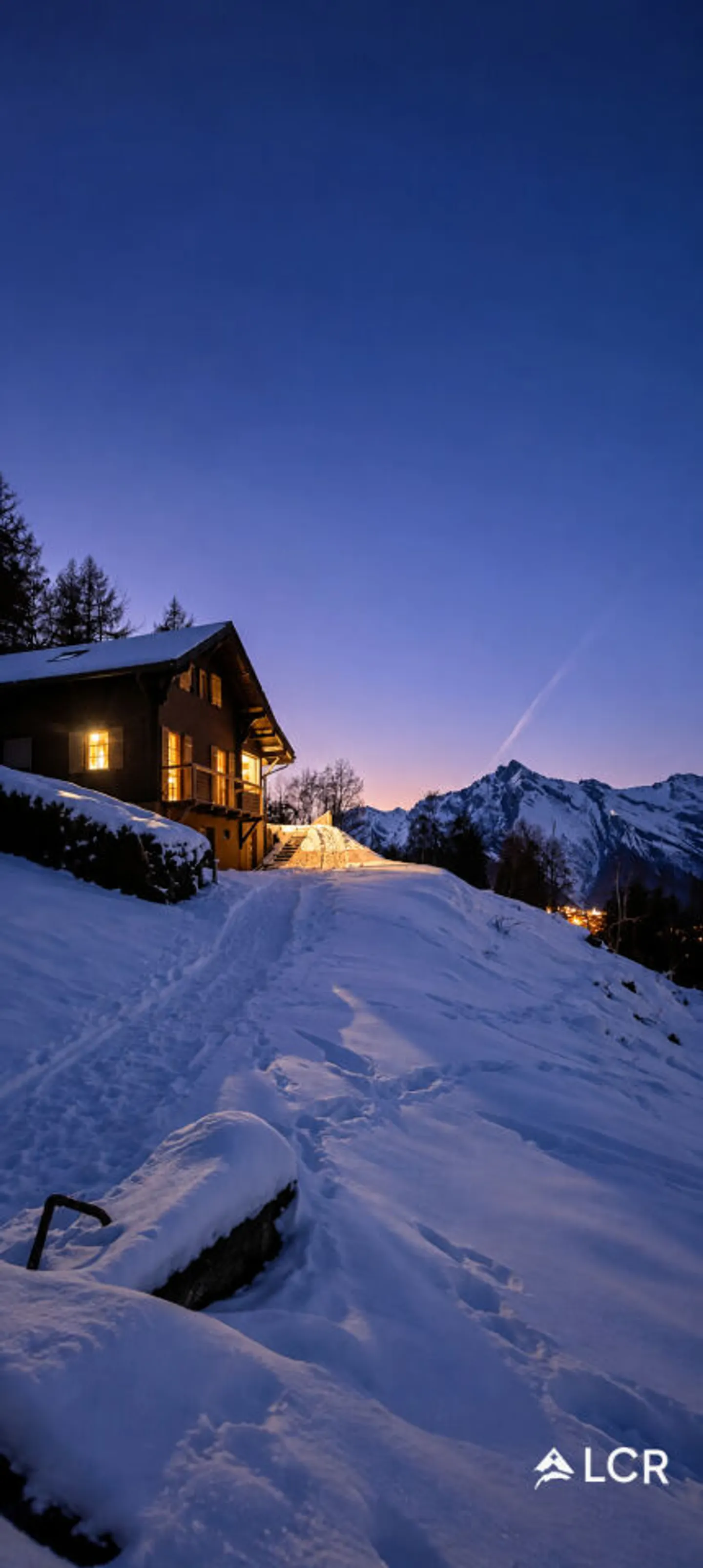Charming Chalet with Stunning Views - Photo 2 of 13