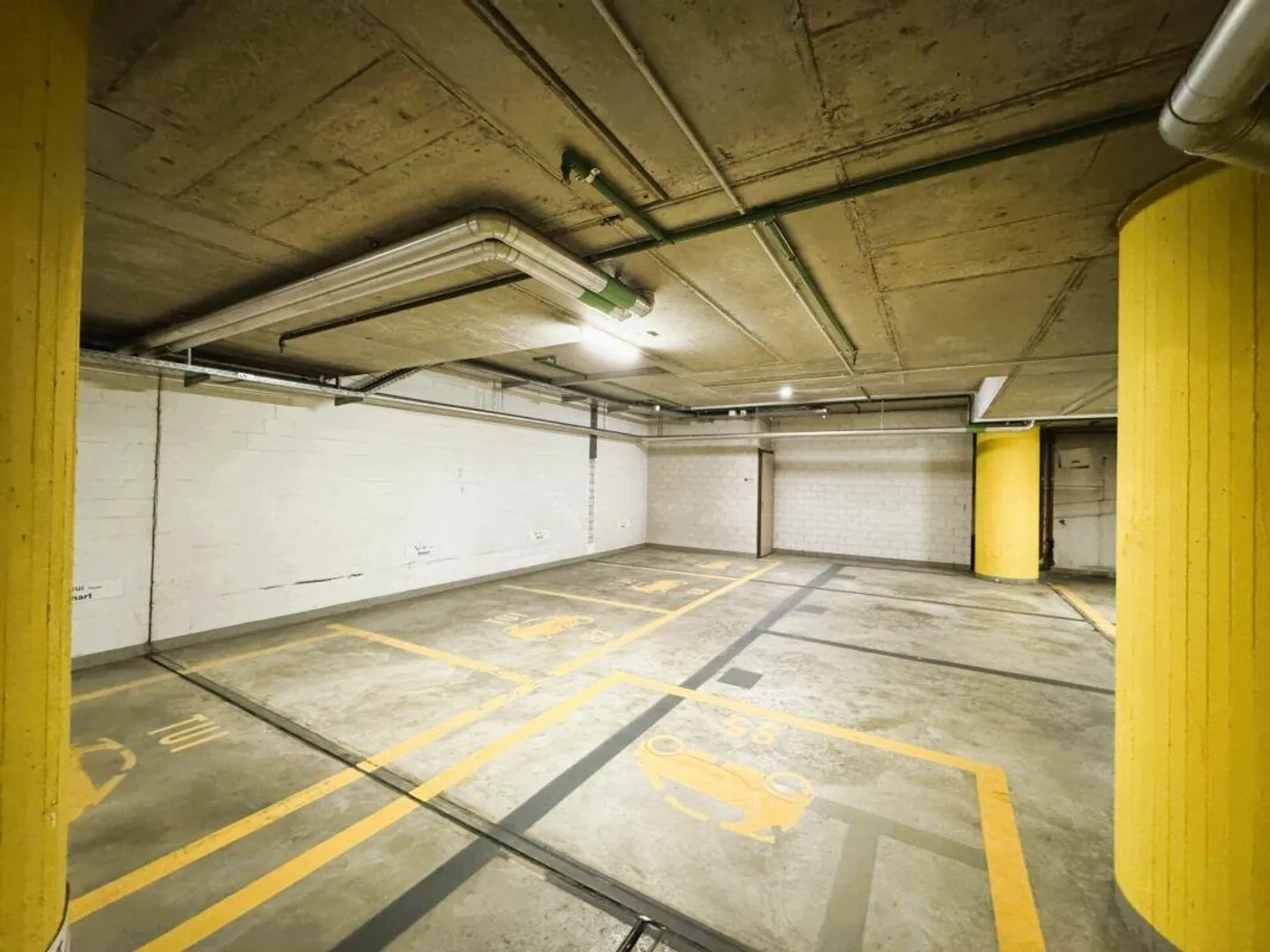 Friesenbergstr. 75: Posti auto nel garage sotterraneo, altezza: 1,90 m - Foto 8 di 9