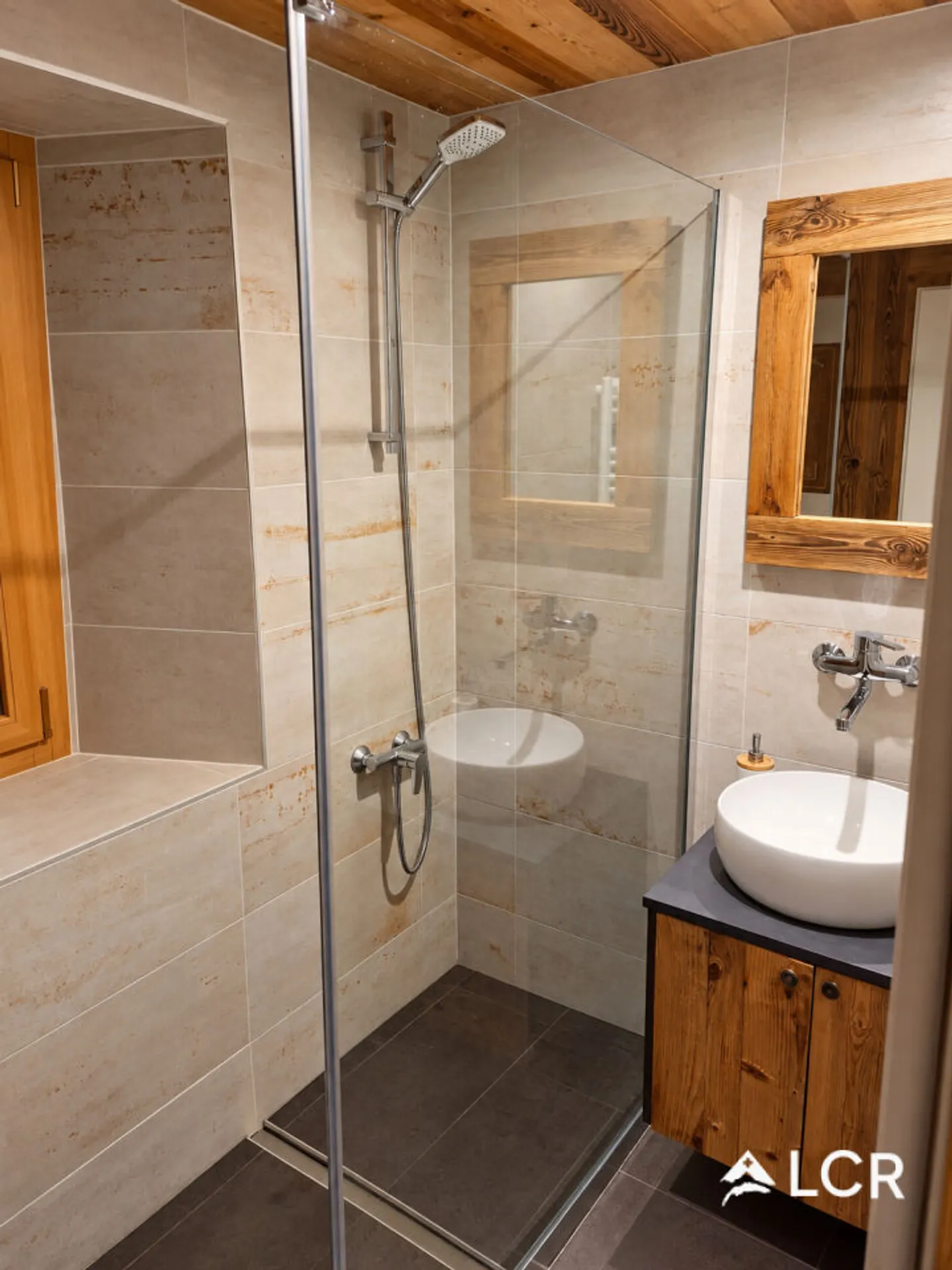 Charming Chalet with Stunning Views - Photo 8 of 13