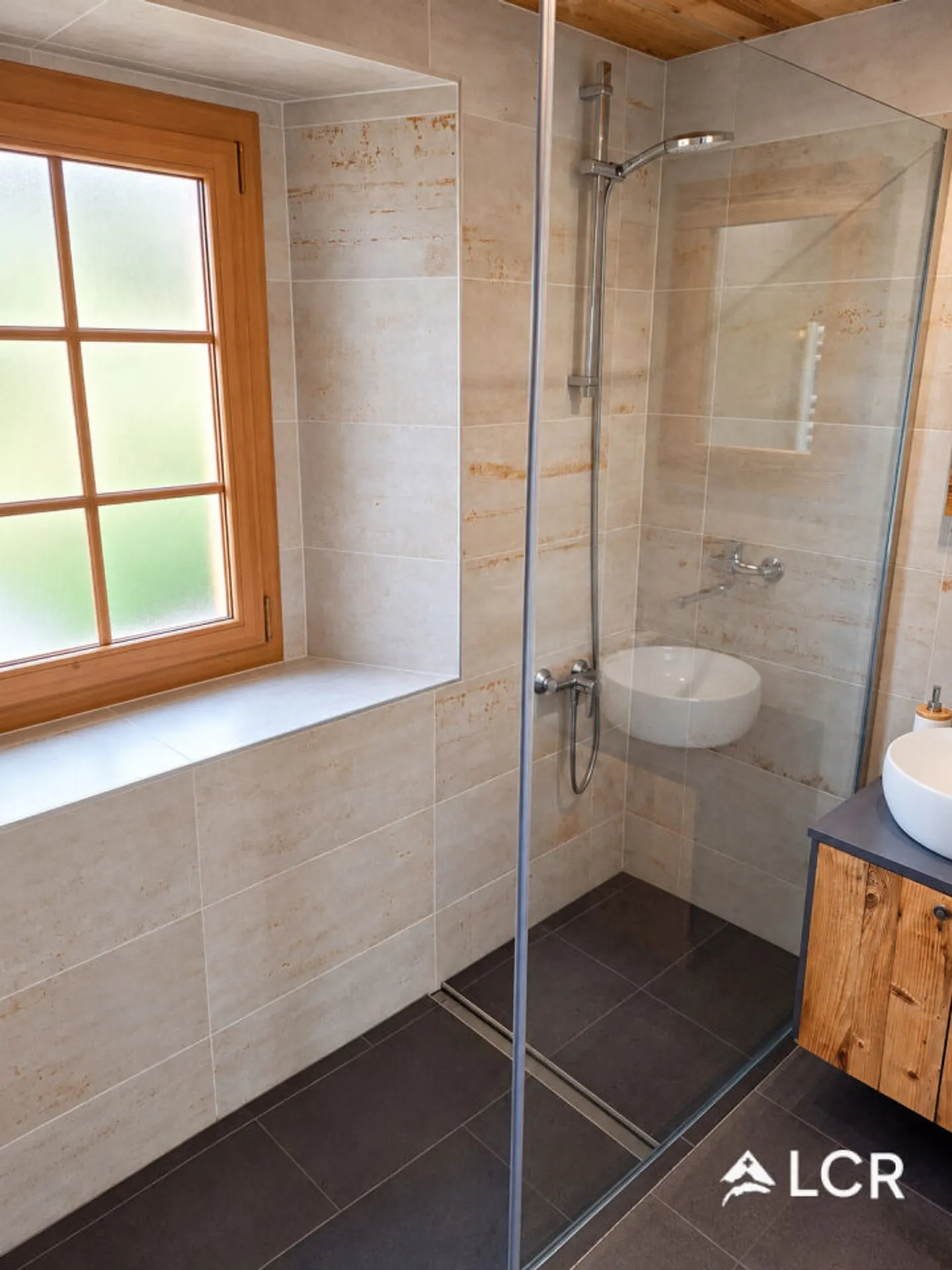 Charming Chalet with Stunning Views - Photo 12 of 13