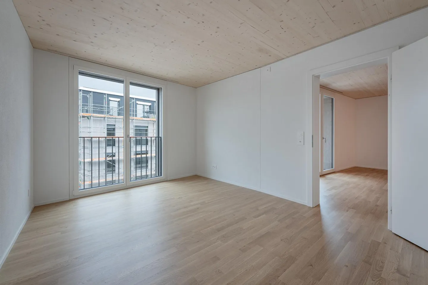 Modern 2.5-Room Apartment - Photo 5 of 9