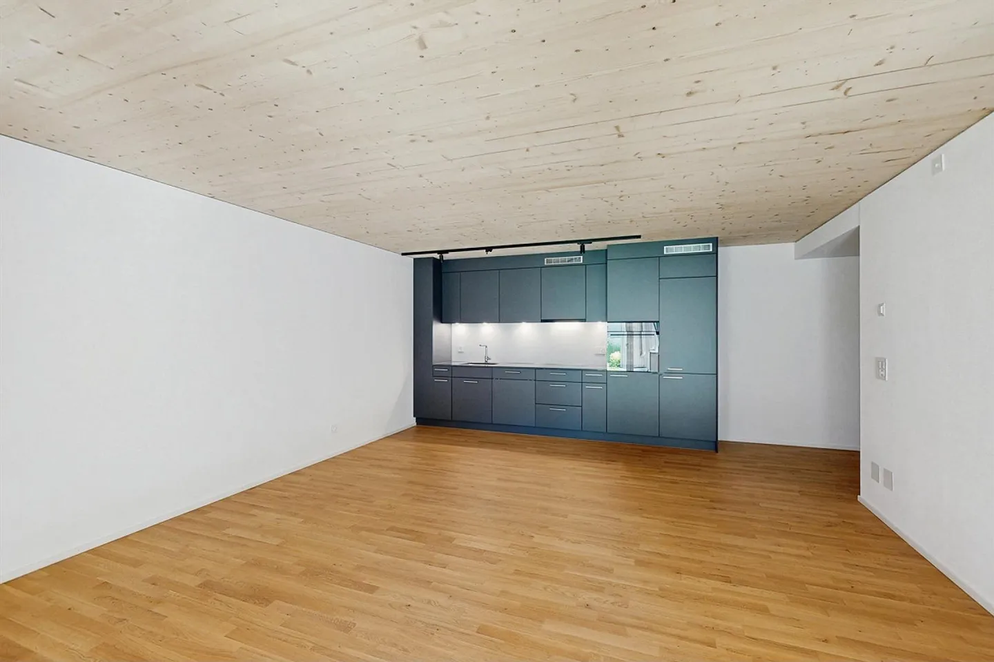 Modern 2.5-Room Apartment - Photo 6 of 9