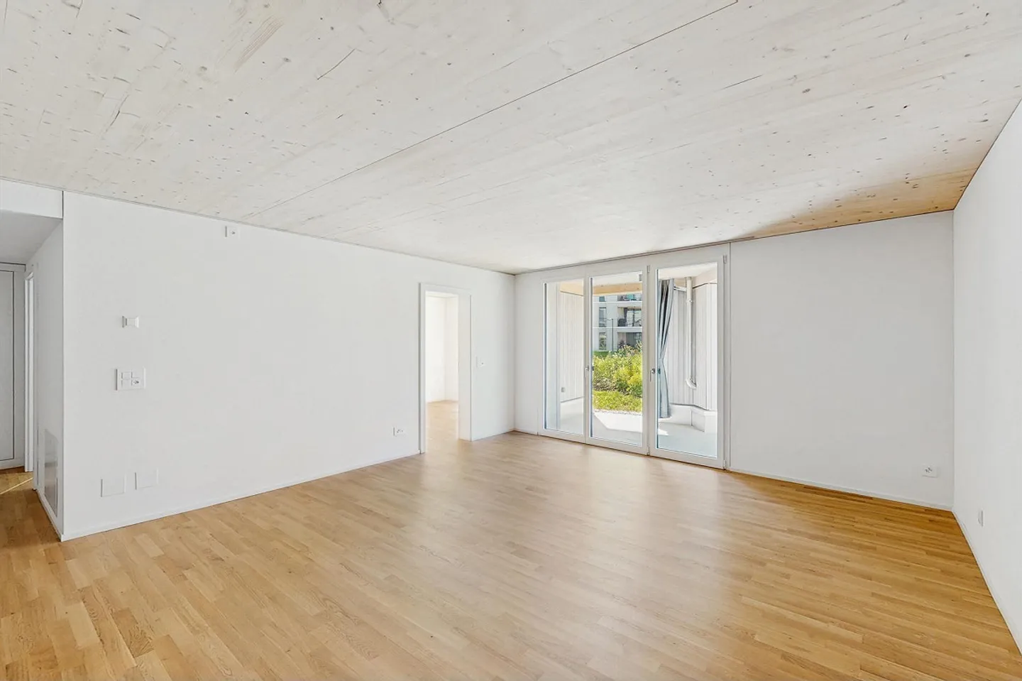 Modern 2.5-Room Apartment - Photo 7 of 9
