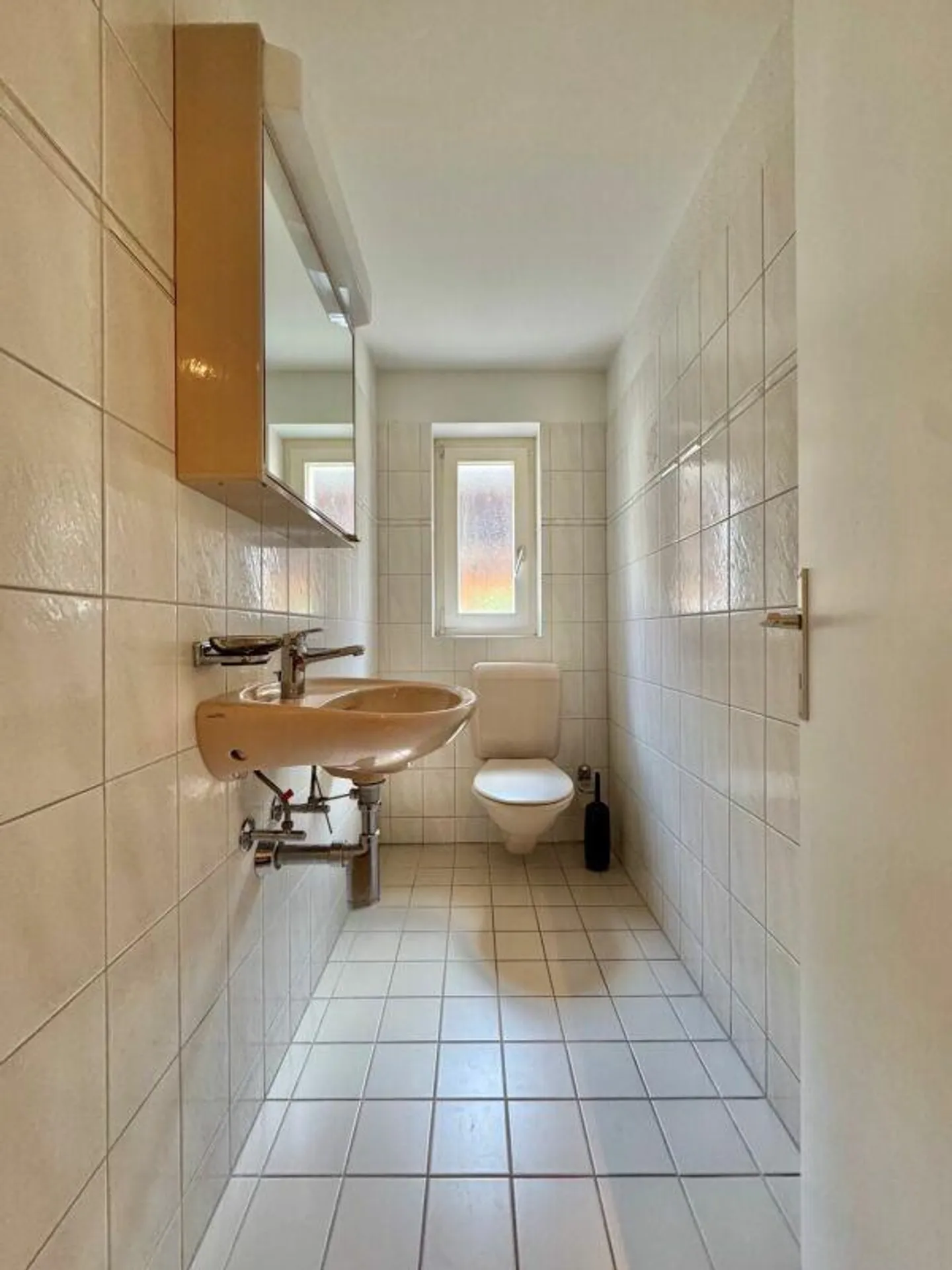 Spacious 7-Room Apartment - Photo 11 of 14