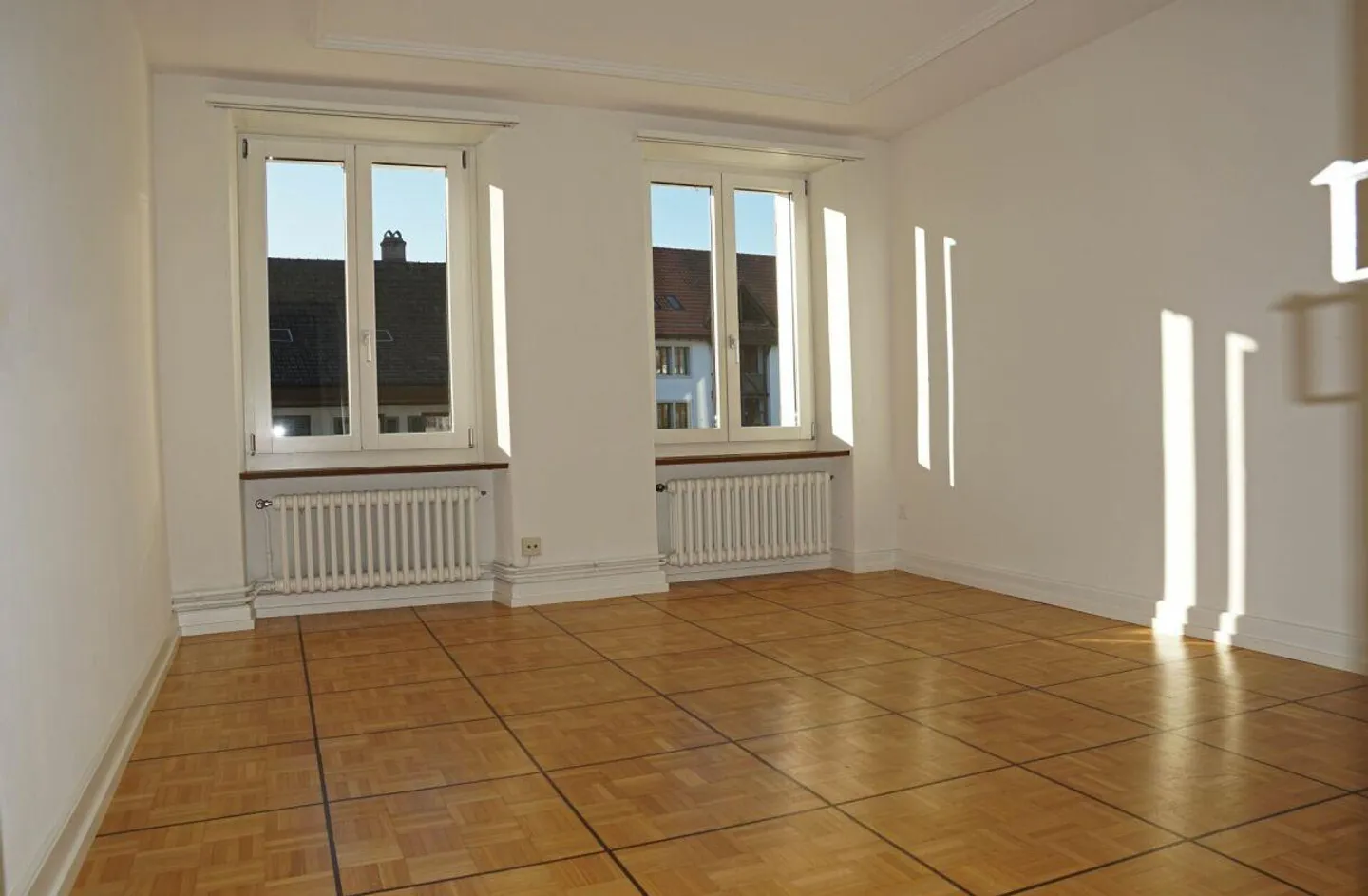 Spacious 7-Room Apartment - Photo 12 of 14