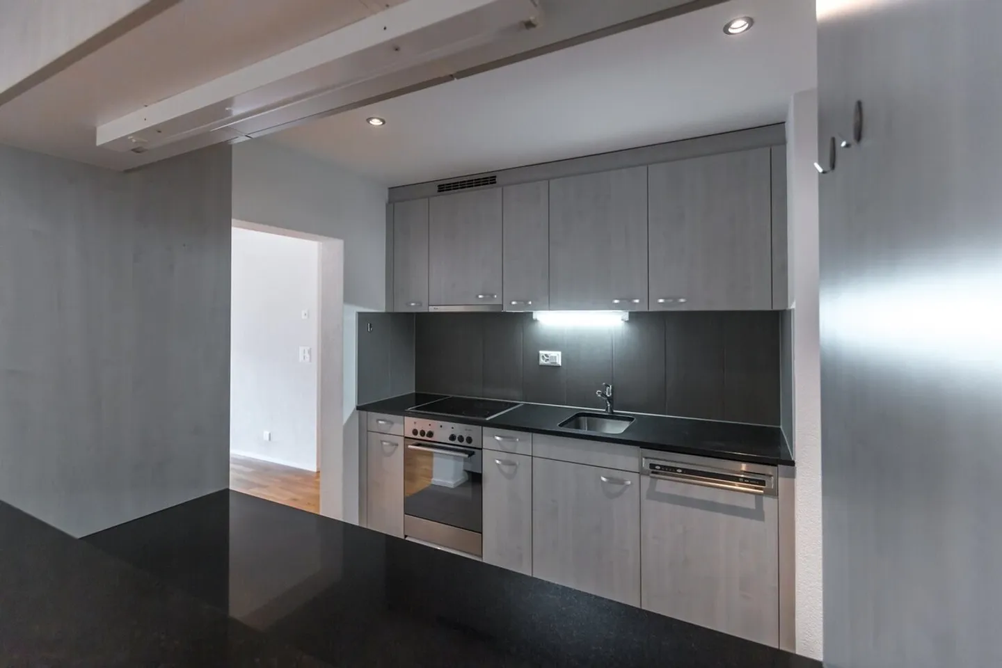 4.5 Room Apartment on the Ground Floor! - Photo 4 of 9