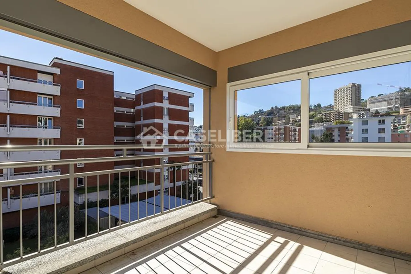 BRIGHT AND SPACIOUS 3.5 ROOMS IN MOLINO NUOVO - Photo 5 of 14
