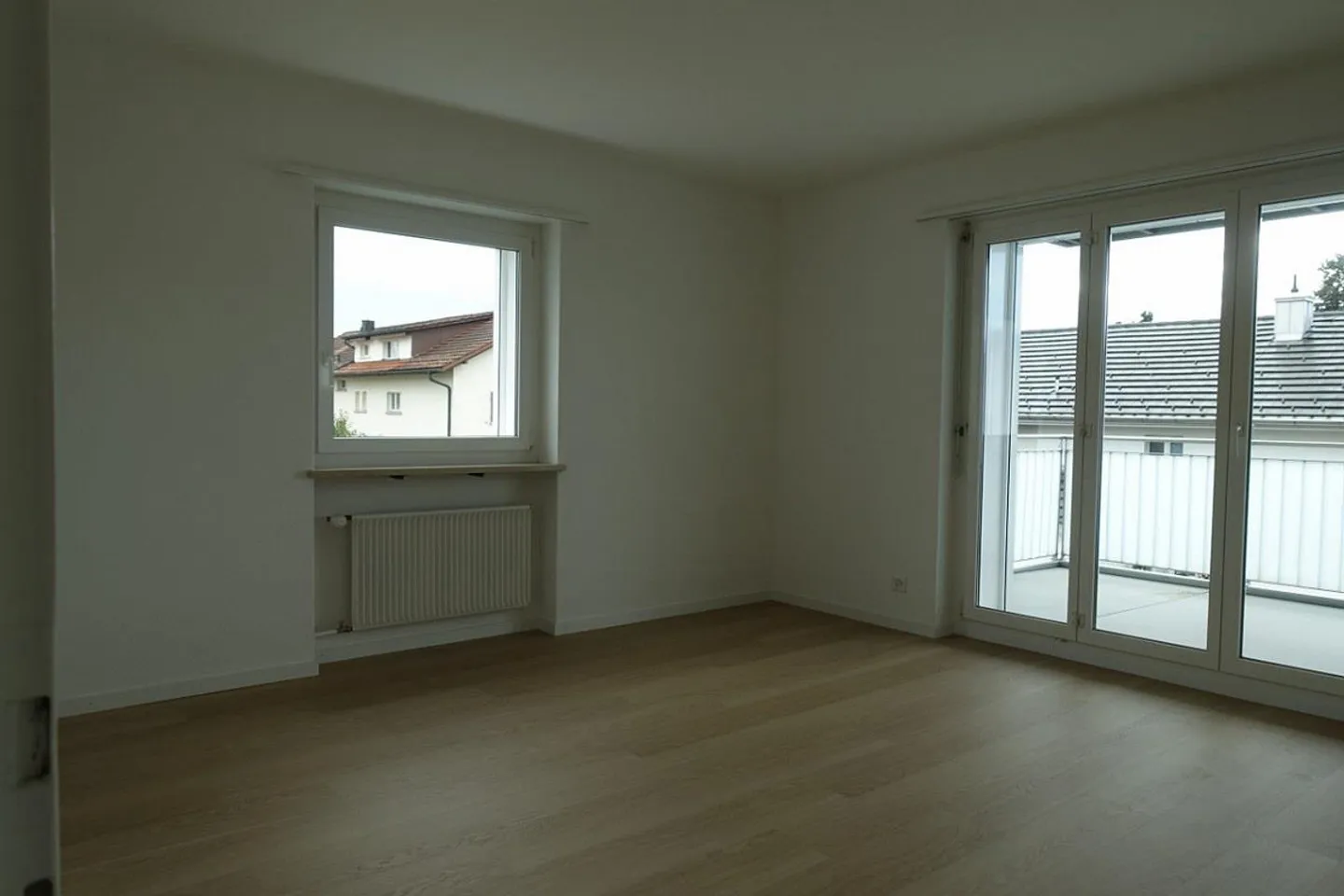 Single Apartment - Photo 3 of 15