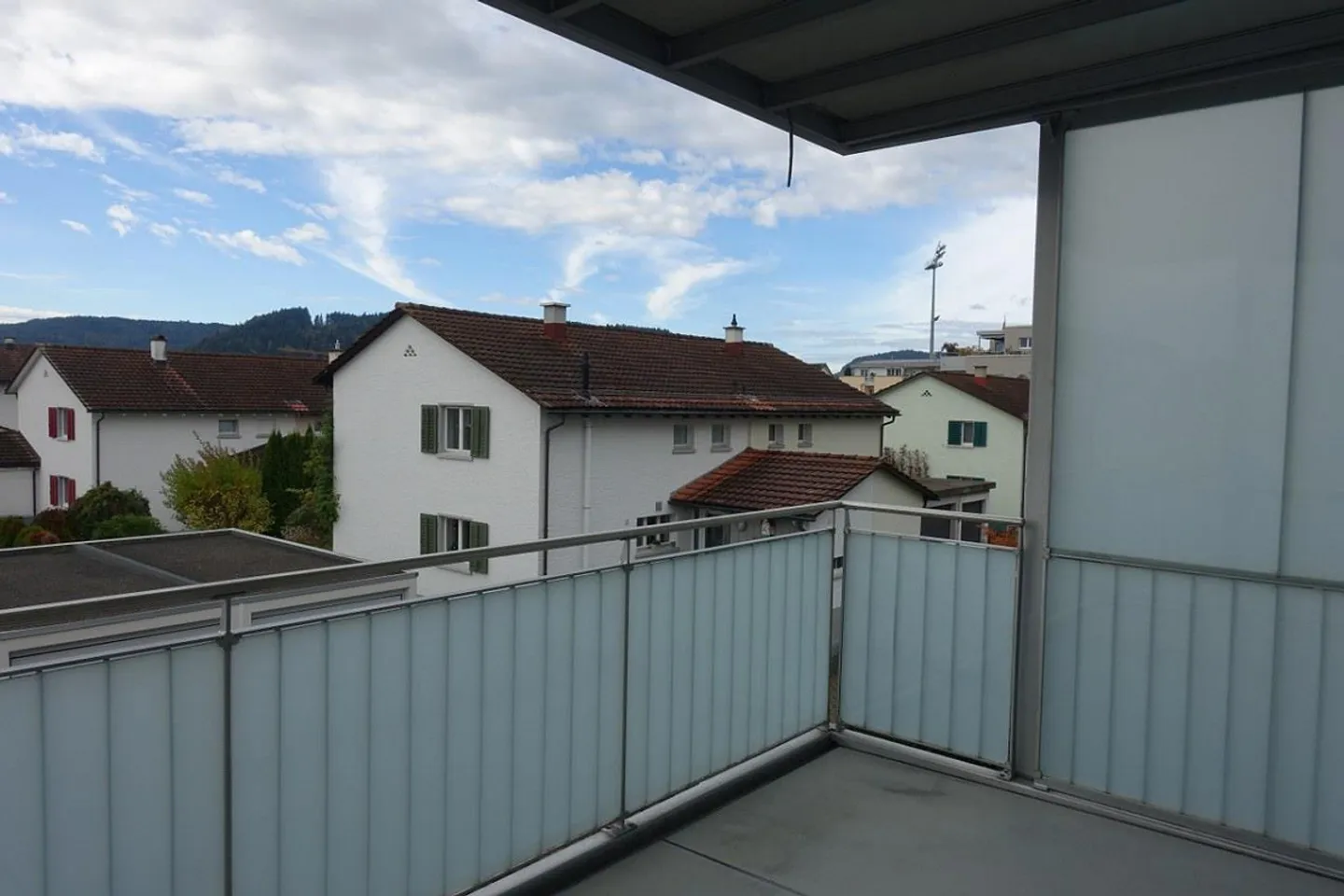 Single Apartment - Photo 8 of 15