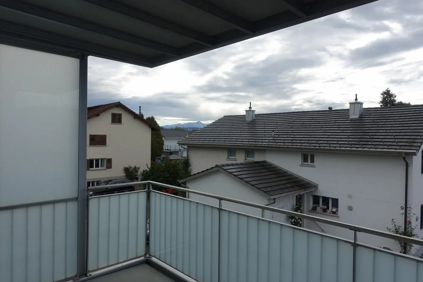 Single Apartment - Photo 9 of 15