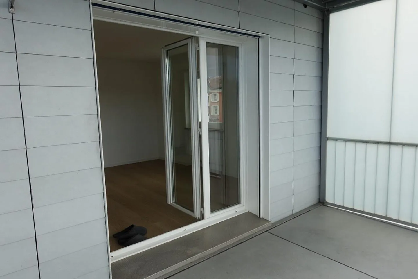 Single Apartment - Photo 10 of 15
