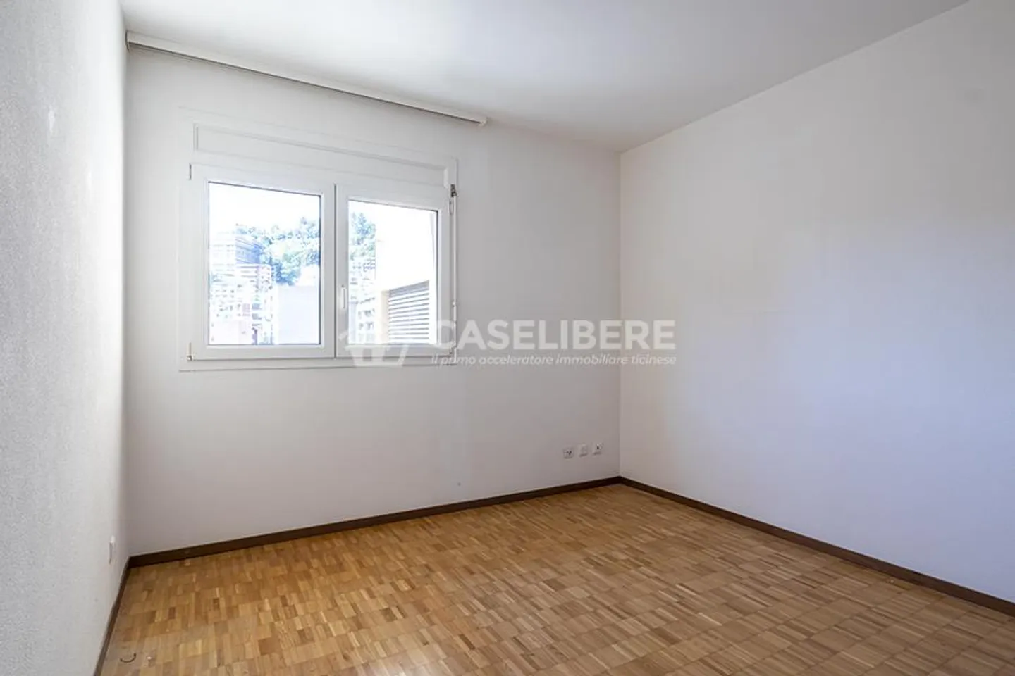 BRIGHT AND SPACIOUS 3.5 ROOMS IN MOLINO NUOVO - Photo 10 of 14