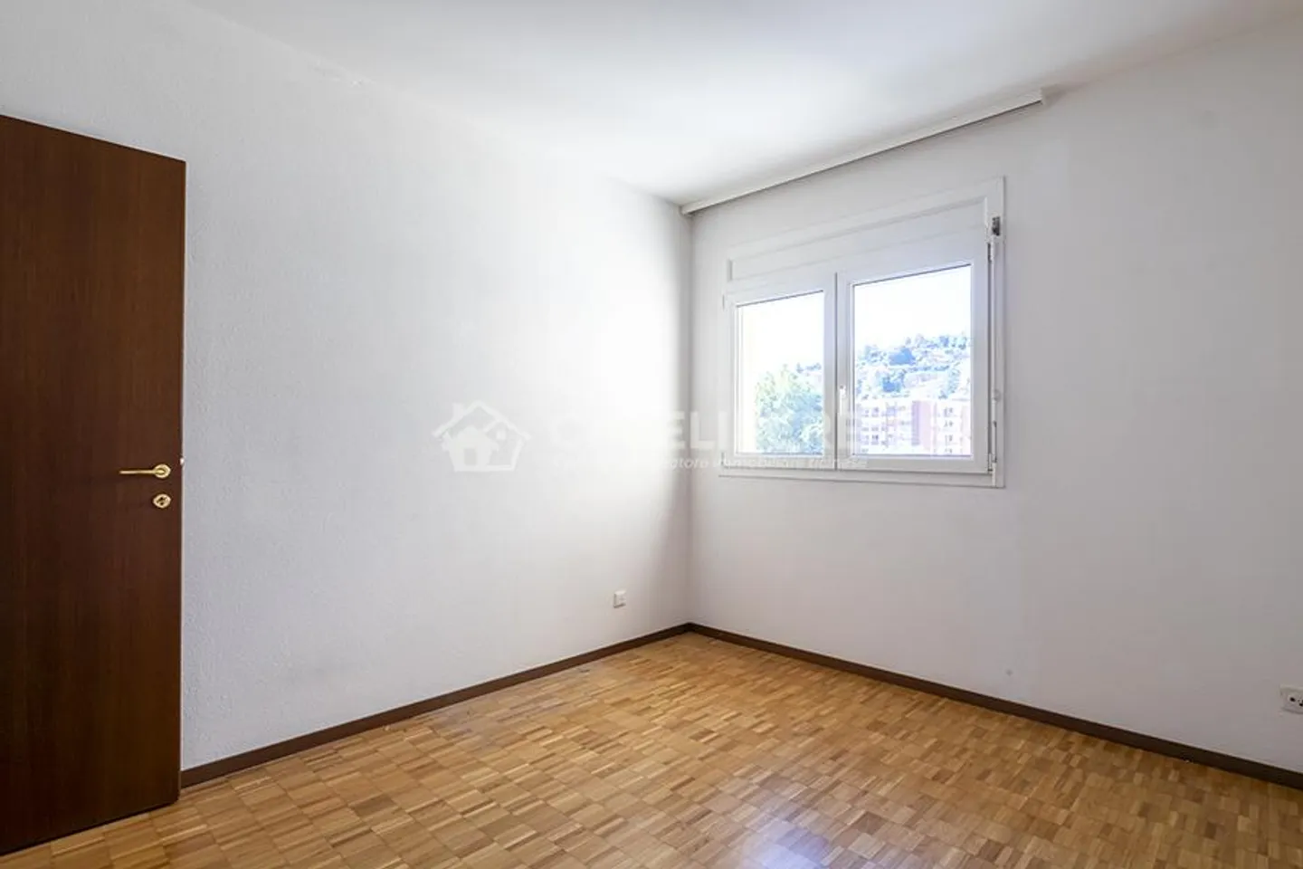 BRIGHT AND SPACIOUS 3.5 ROOMS IN MOLINO NUOVO - Photo 11 of 14