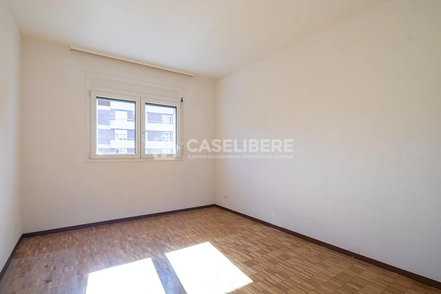 BRIGHT AND SPACIOUS 3.5 ROOMS IN MOLINO NUOVO - Photo 13 of 14