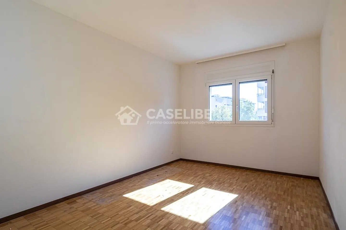 BRIGHT AND SPACIOUS 3.5 ROOMS IN MOLINO NUOVO - Photo 14 of 14