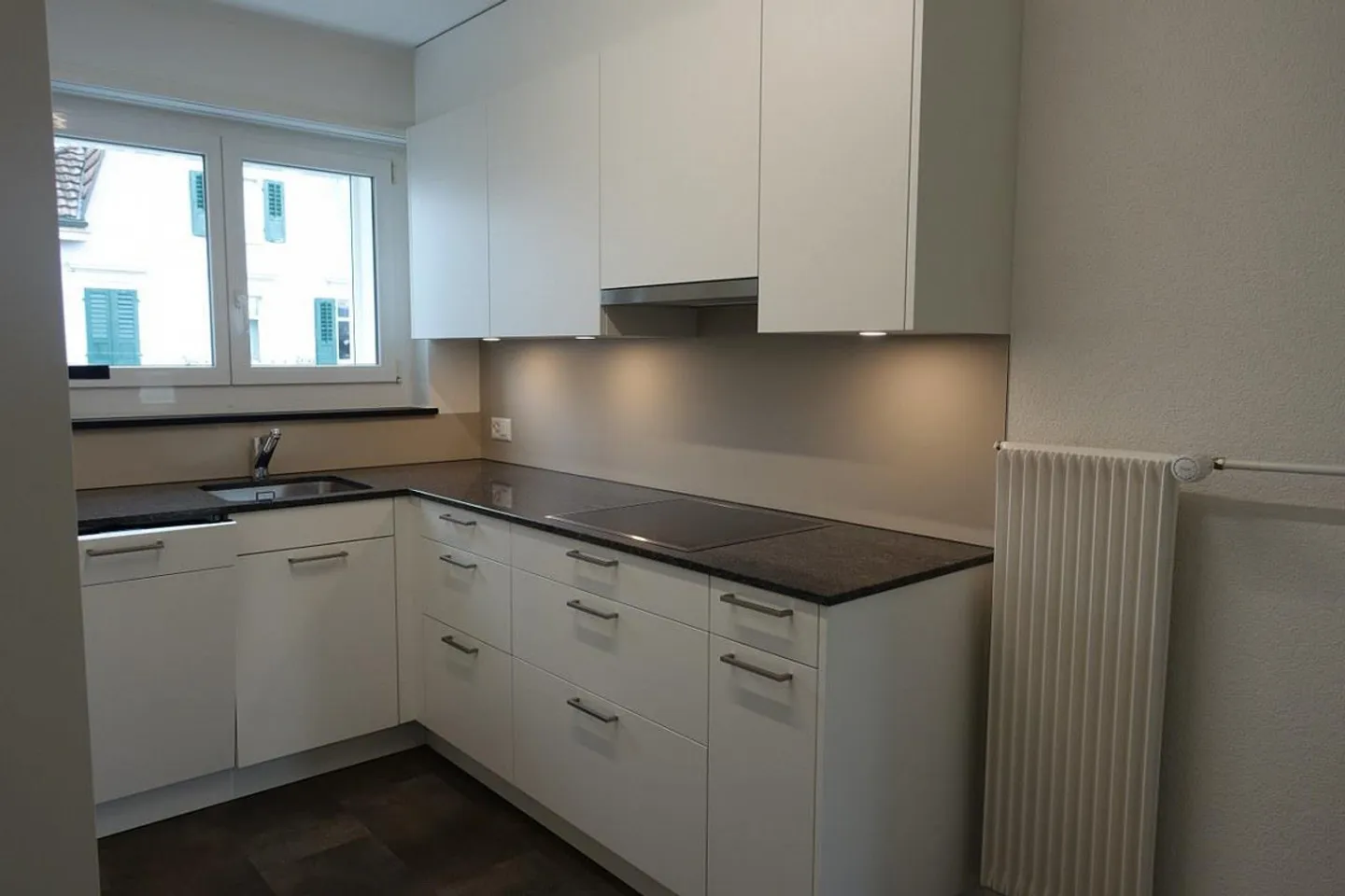Single Apartment - Photo 12 of 15