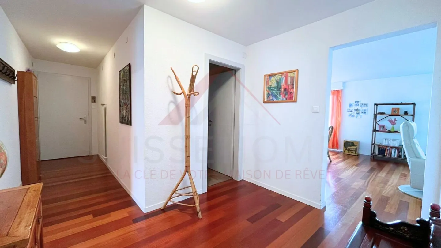 Exceptional lake view - Superb 4.5 room apartment of 128 m² with garage and high-end finishes in Neuchâtel - Photo 3 of 20