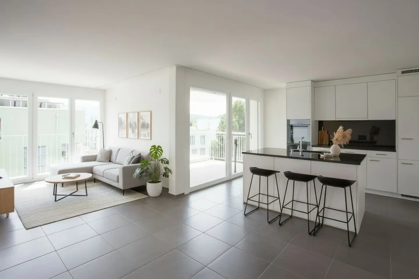Appartement lumineux avec balcon - Photo 2 sur 6