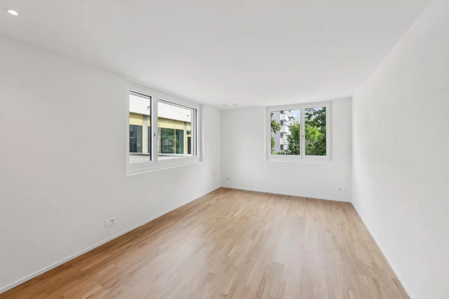 Modern, fully renovated 2.5-room apartment for rent! - Photo 8 of 13
