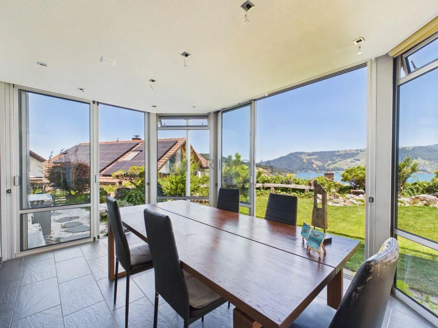 Your private paradise with magnificent views and garden - Photo 5 of 18
