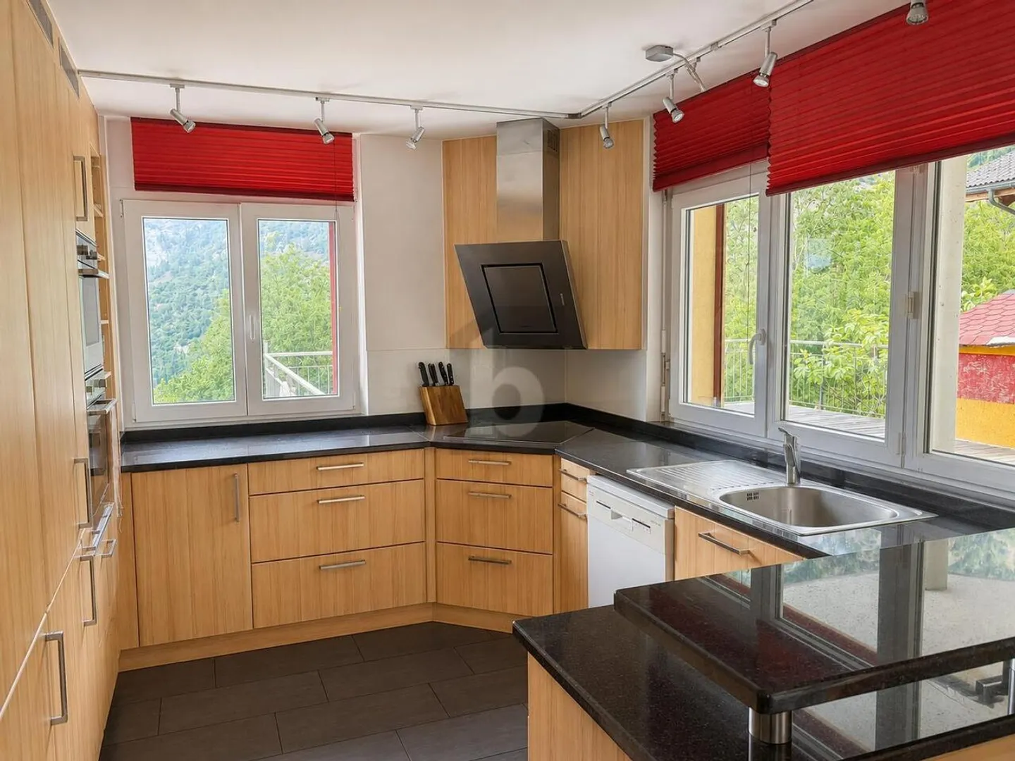 Maison Familiale Spacieuse - Photo 4 sur 6