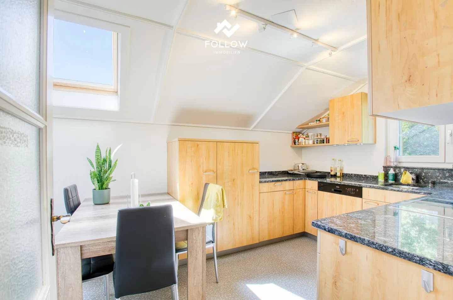 Double plaisir de vivre : votre nouvelle maison bifamiliale avec réserve de terrain à bâtir - Photo 16 sur 21