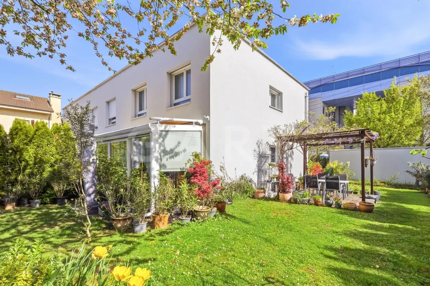Incantevole casa unifamiliare THPE nel cuore di Meyrin-Village - Foto 1 di 12