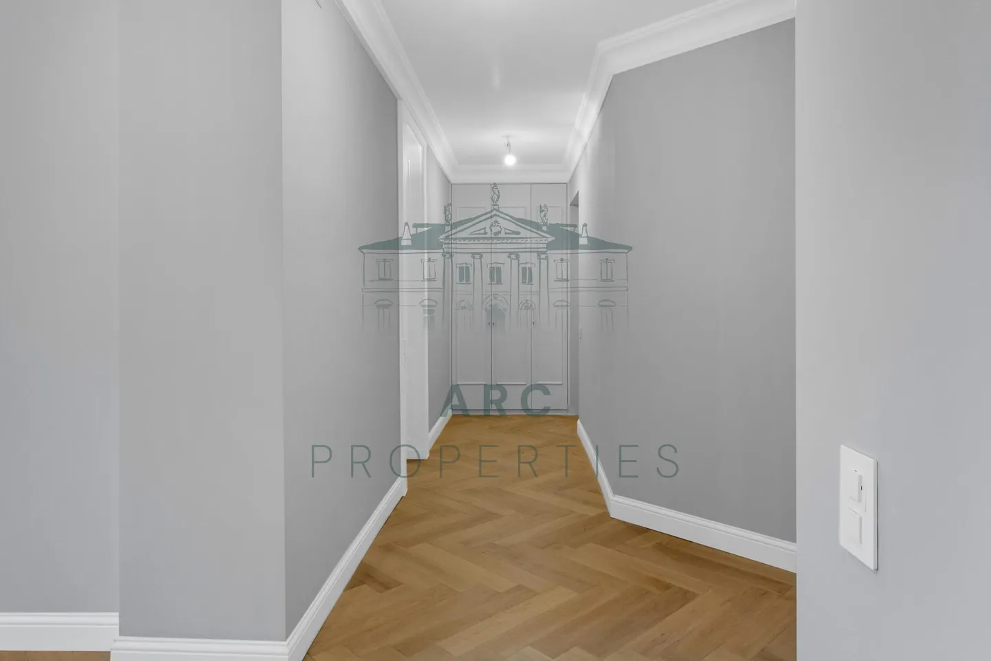 PÂQUIS - PRÄCHTIGES RENOVIERTES APPARTEMENT - Foto 2 von 4