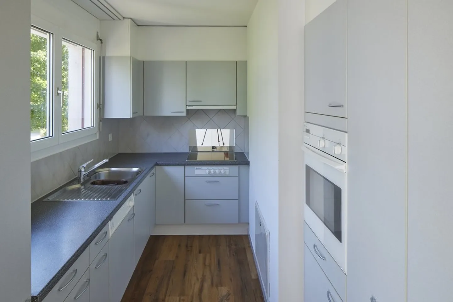 Appartement 4.5 pièces avec vue sur la verdure - Photo 2 sur 8