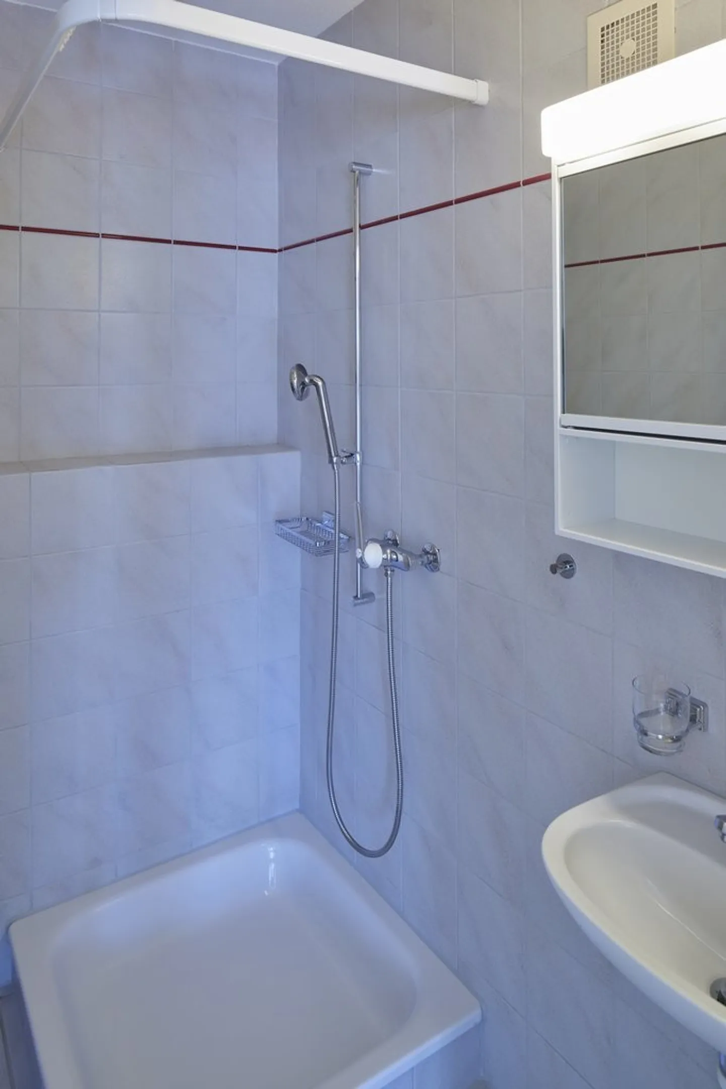 Appartement 4.5 pièces avec vue sur la verdure - Photo 4 sur 8