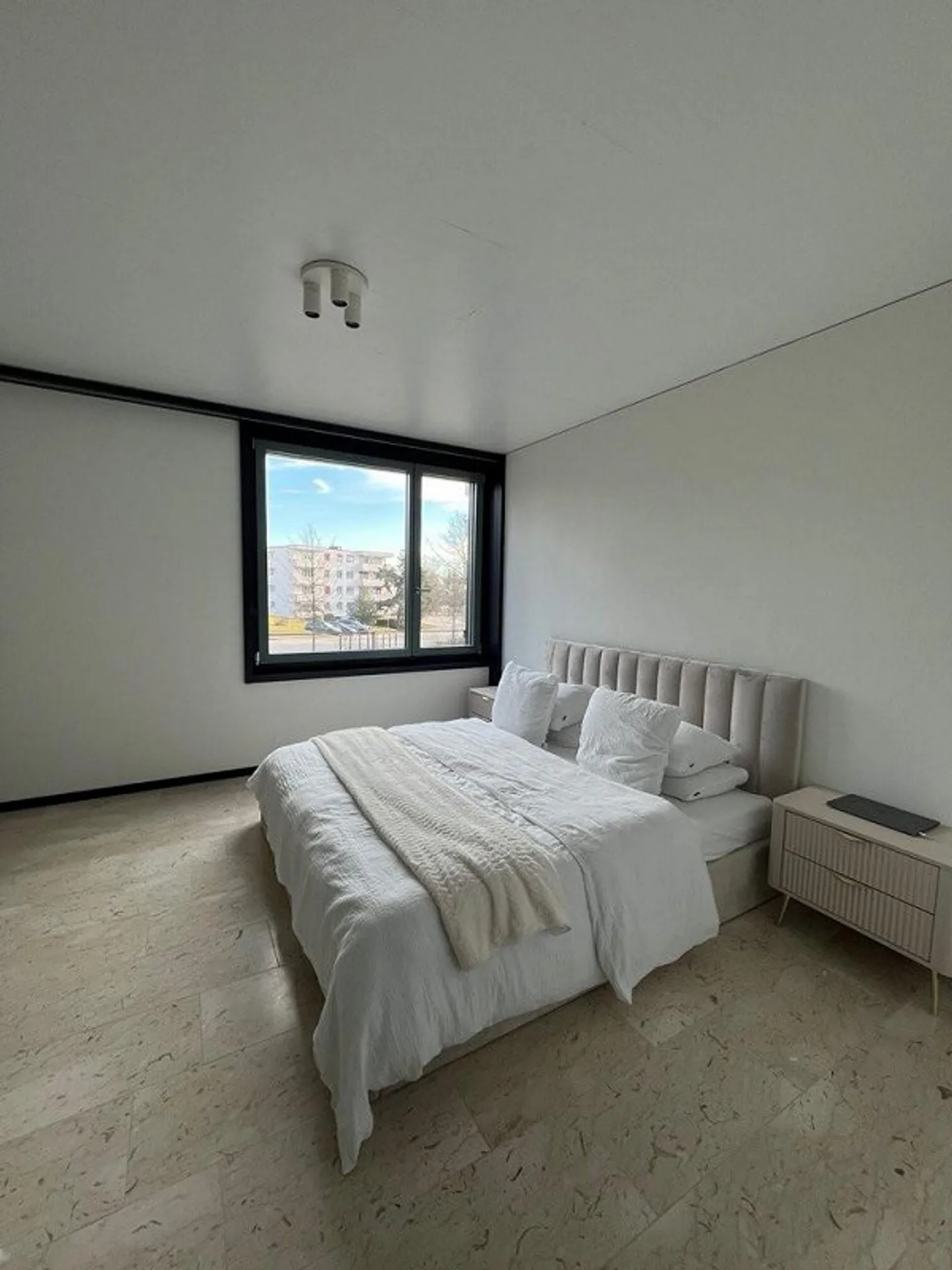 Appartement moderne de 1,5 pièce dans un immeuble neuf directement à l'aéroport de Kloten - Photo 7 sur 10